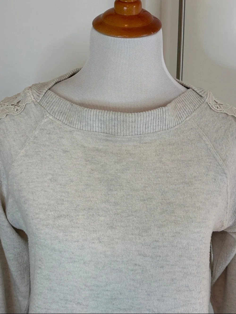 Democracy Cream Lace-Accent Sleeves Crewneck Sweater | XS